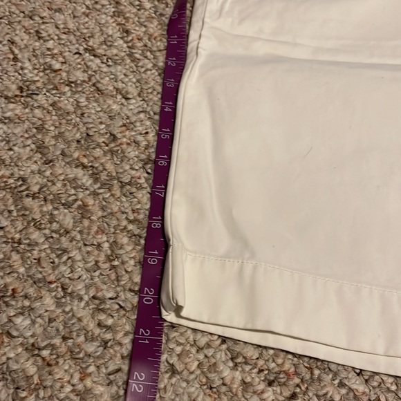 WHITE TOMMY HILFIGER CLASSIC FIT MEN'S SHORTS - Picture 2 of 7